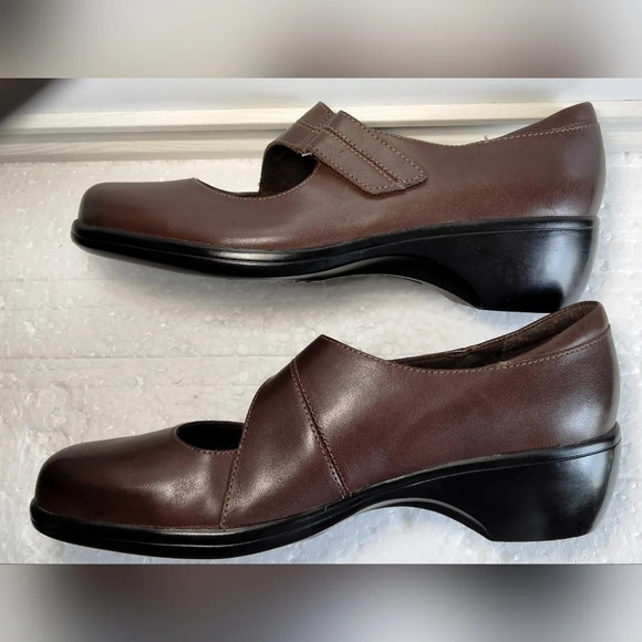 Clarks Leather Slip-on Mary Jane Women Shoes 8M Round tip Wedge heel 1.5" - Picture 6 of 9